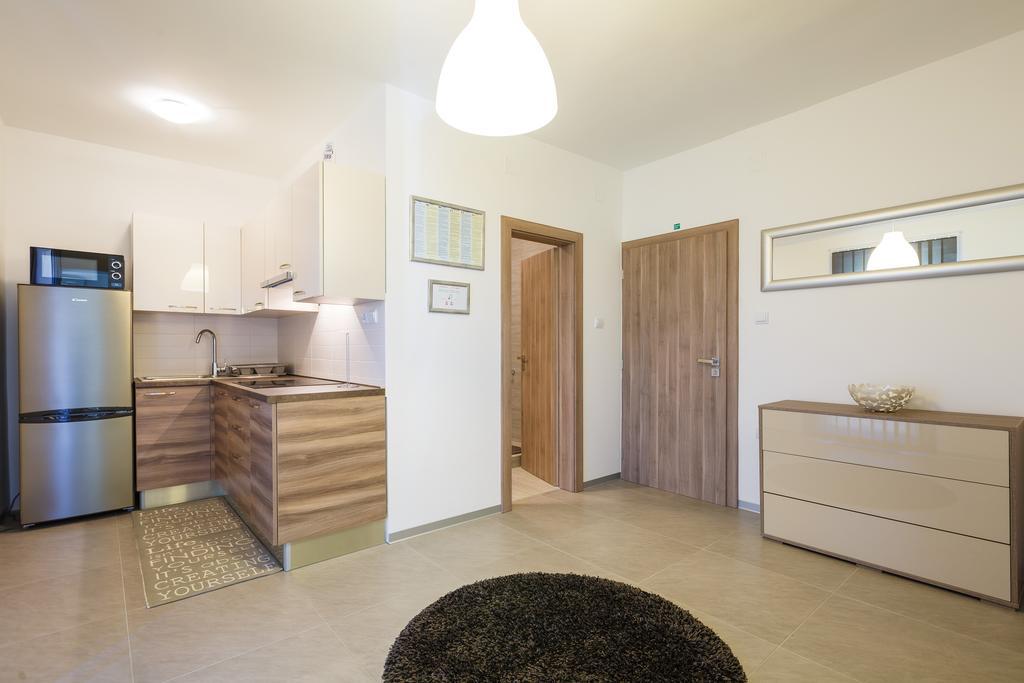 Ivni Apartmani Novigrad Istria Δωμάτιο φωτογραφία