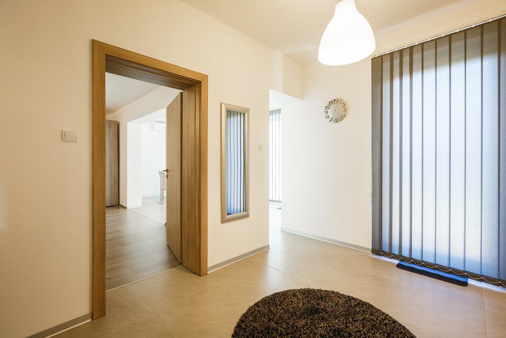 Ivni Apartmani Novigrad Istria Δωμάτιο φωτογραφία