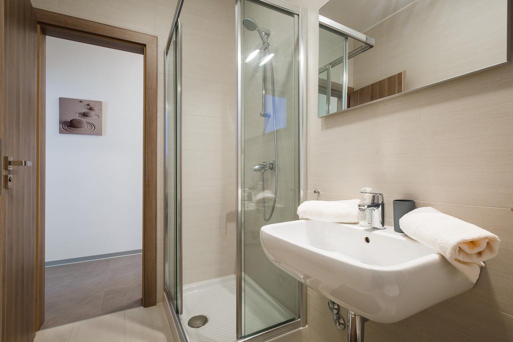 Ivni Apartmani Novigrad Istria Δωμάτιο φωτογραφία