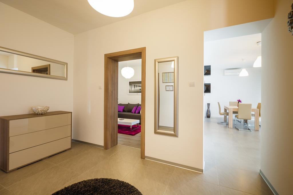 Ivni Apartmani Novigrad Istria Δωμάτιο φωτογραφία